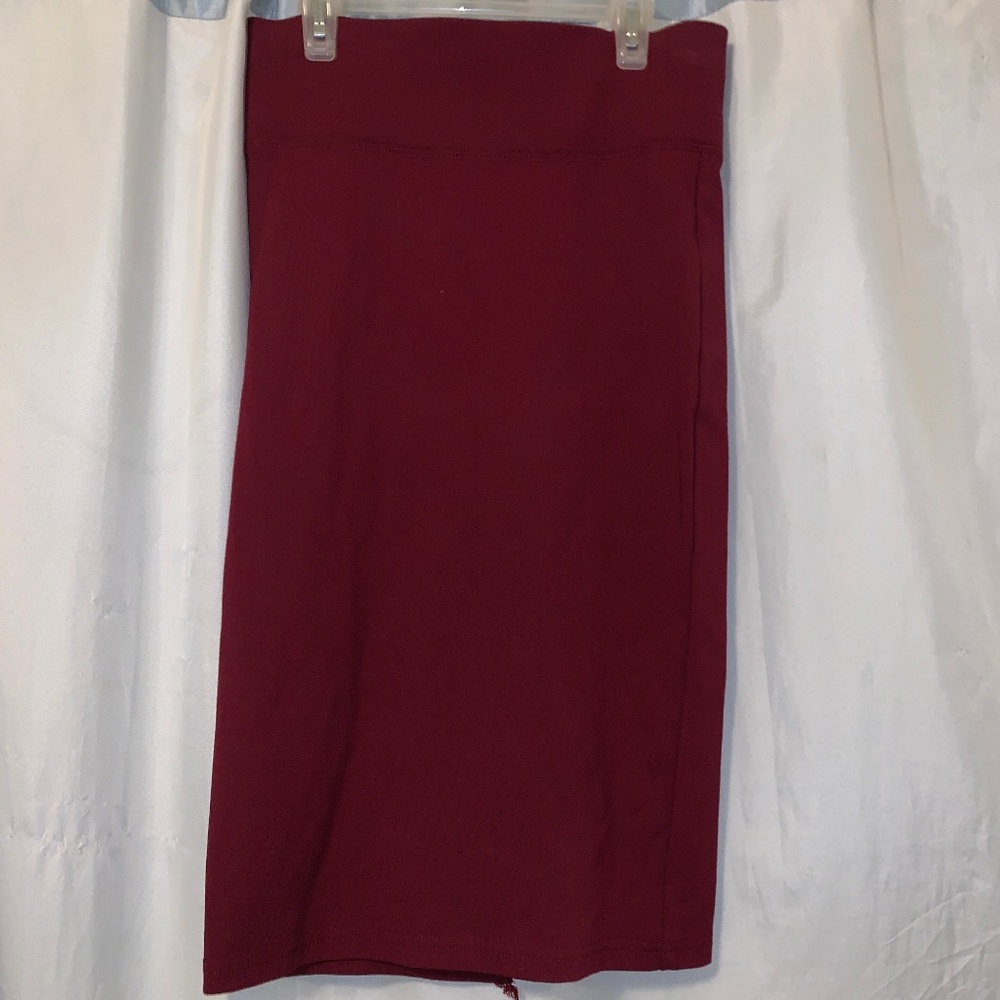 Women’s Medium Maroon Skirt